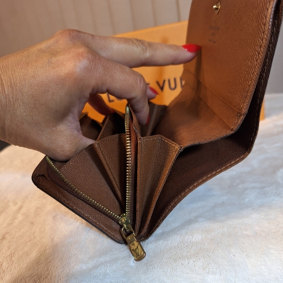 Louis Vuitton Porte Monnaie Tresor Wallet - Picture 4 of 17